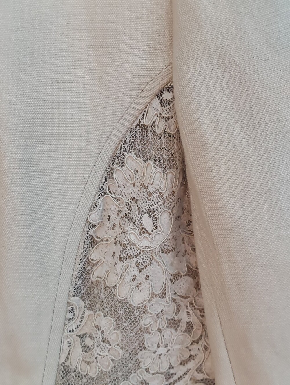 Vintage Valentino S.p.A. Lace-Inset Linen Blend Jacket (Made in Italy) - Picture 9 of 13